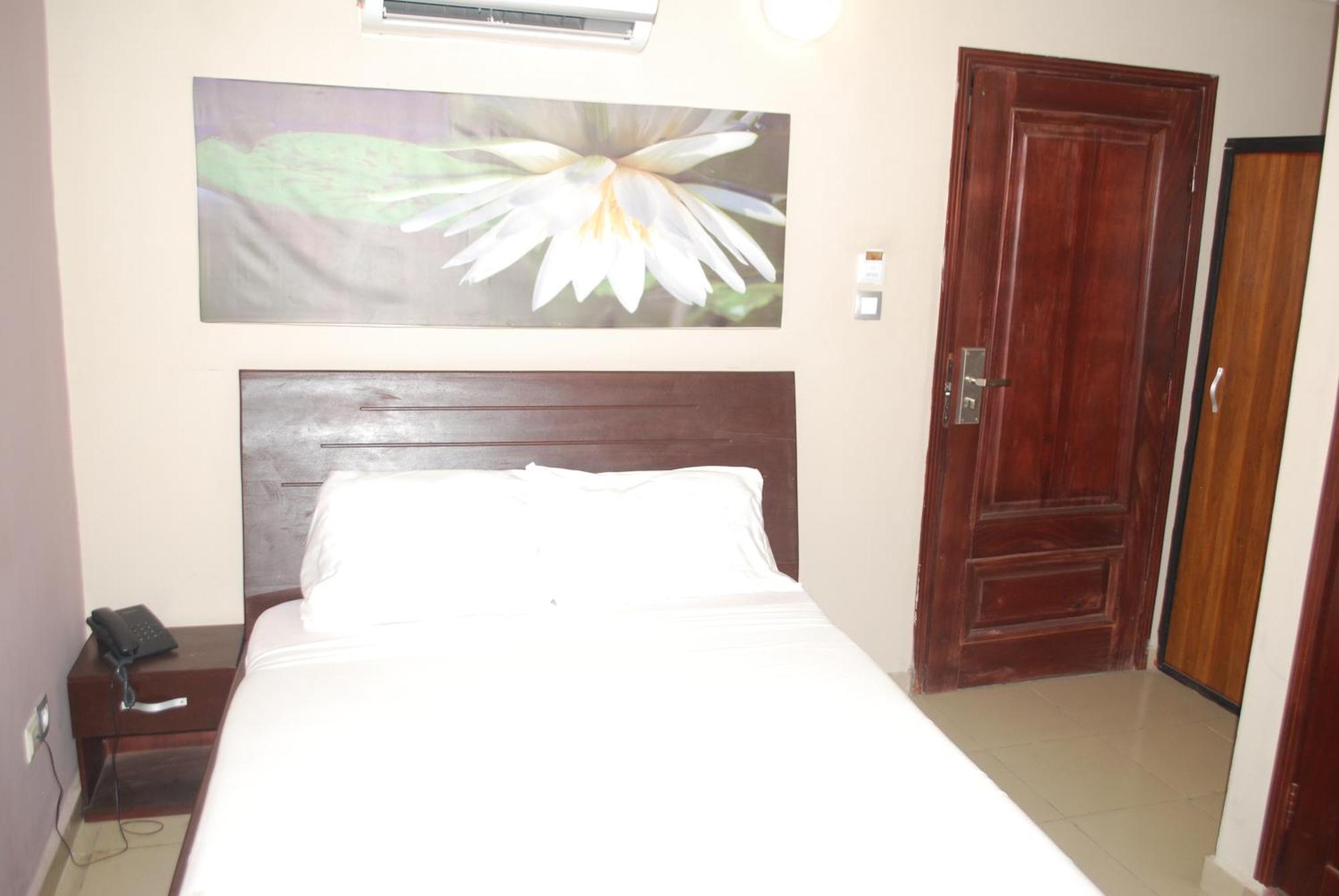 Benin City Center Hotel Cotonou Extérieur photo