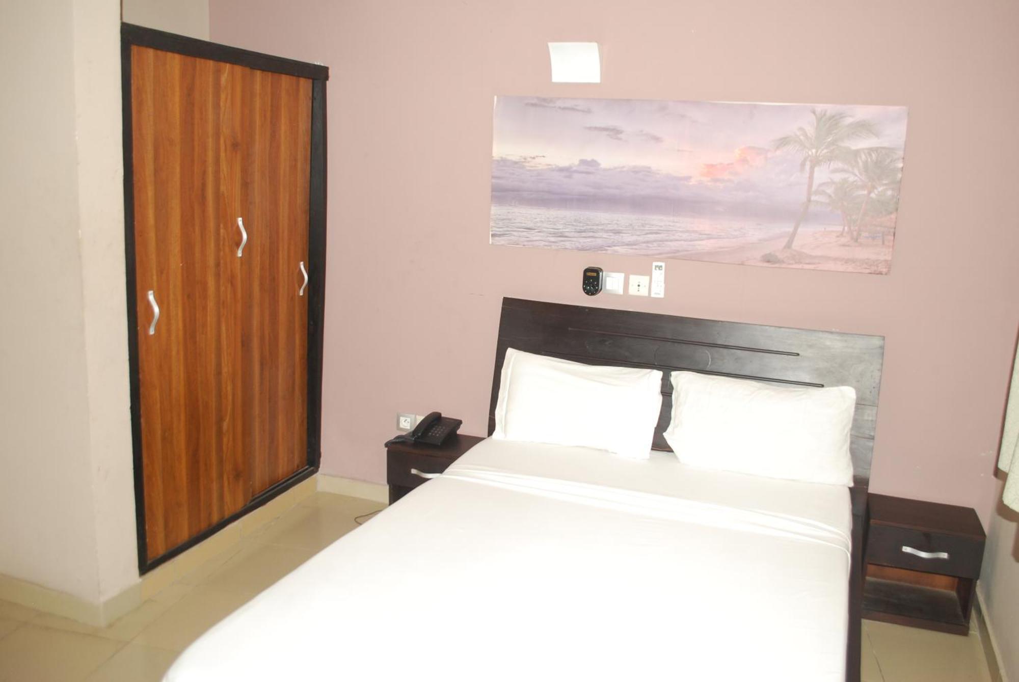 Benin City Center Hotel Cotonou Extérieur photo