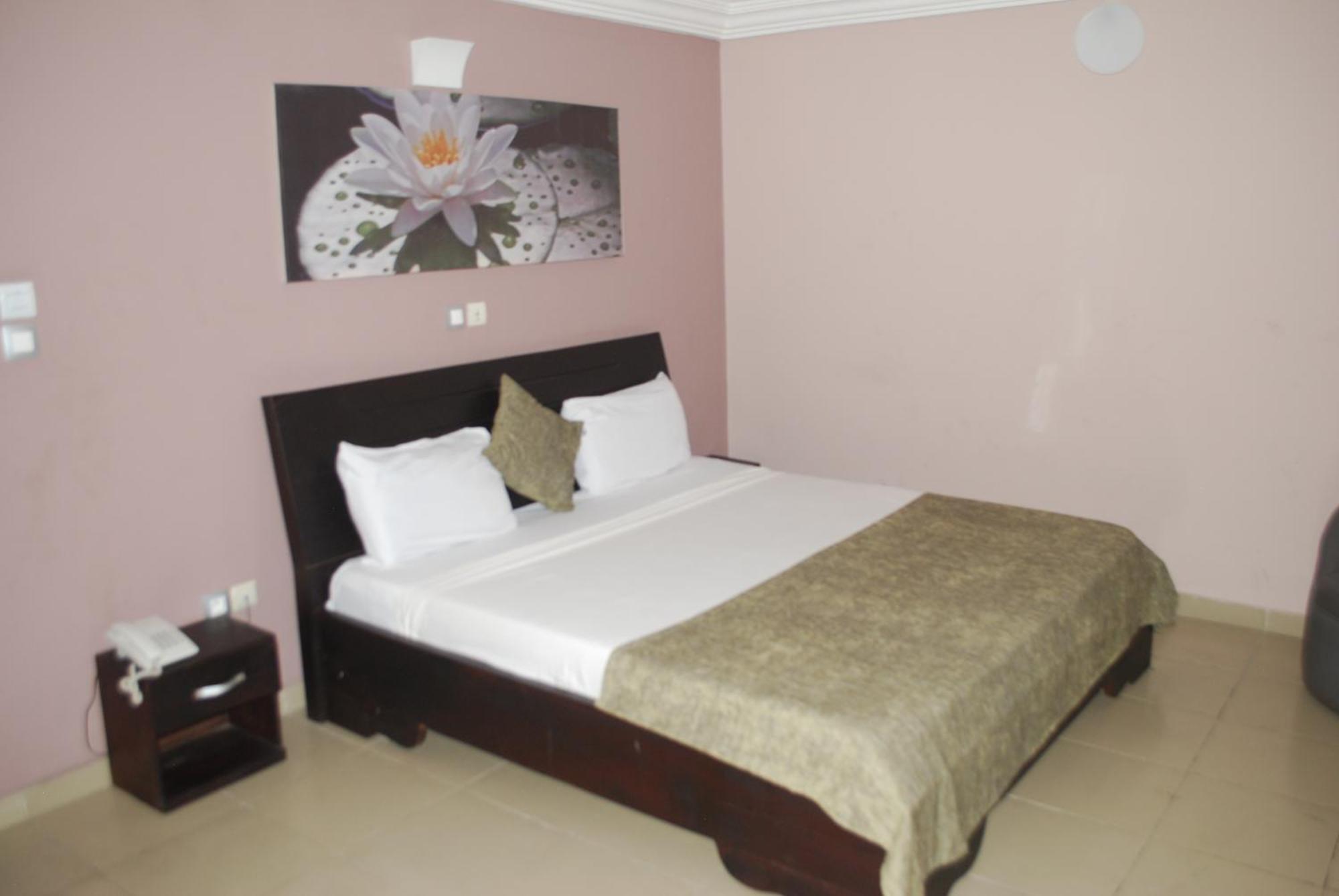 Benin City Center Hotel Cotonou Extérieur photo
