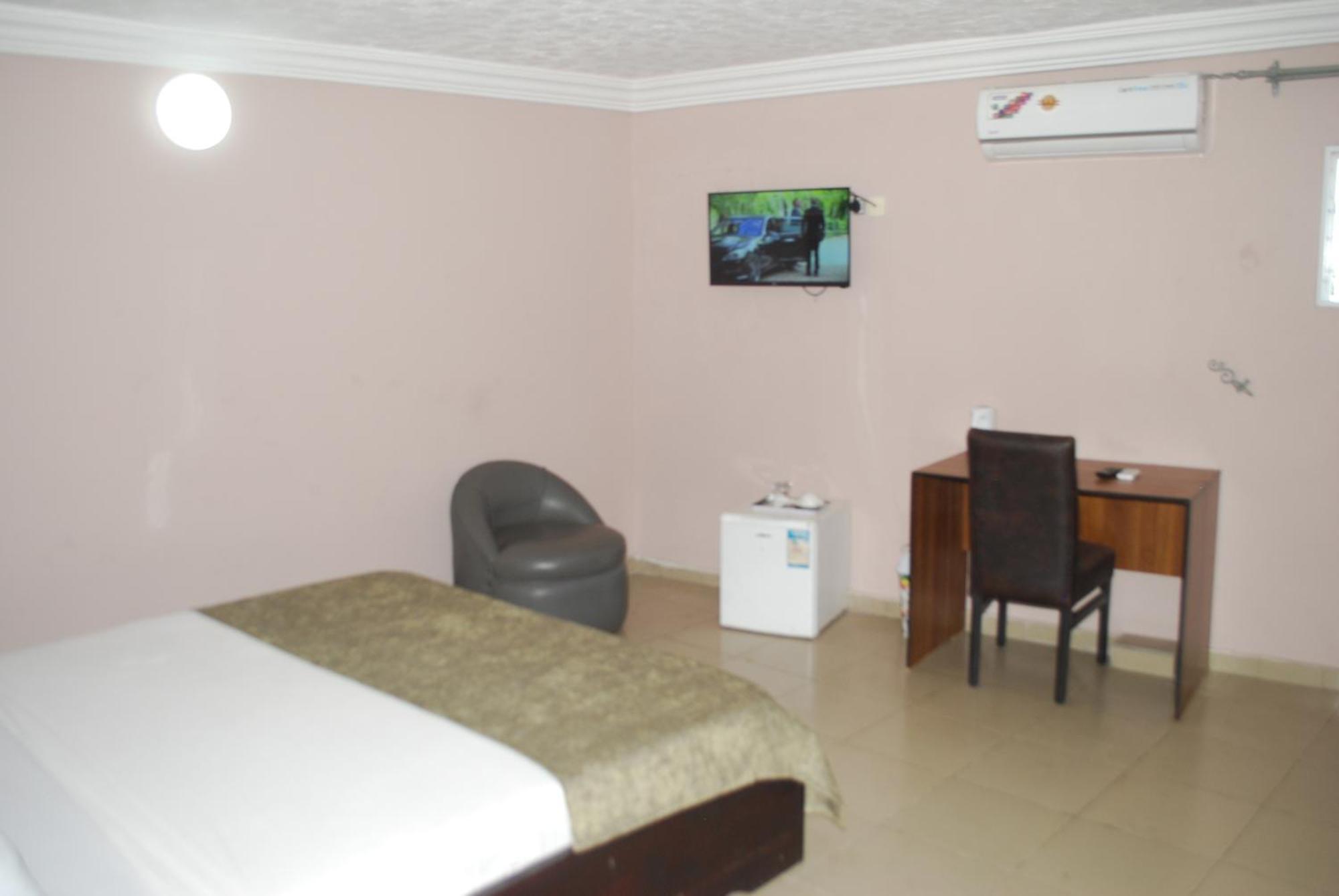 Benin City Center Hotel Cotonou Extérieur photo