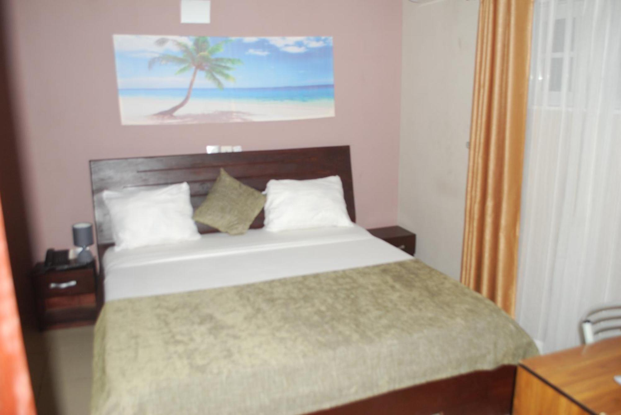 Benin City Center Hotel Cotonou Extérieur photo
