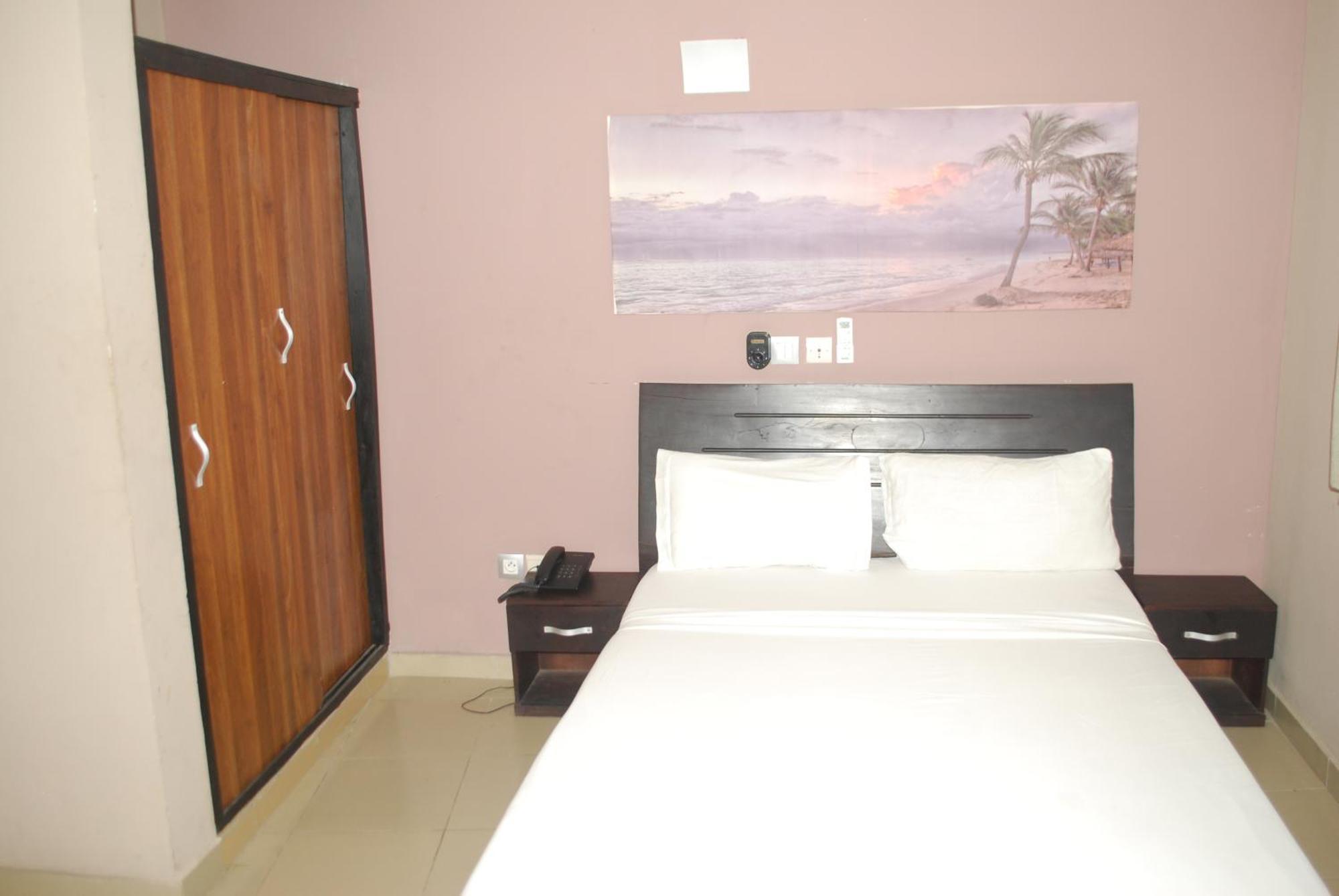 Benin City Center Hotel Cotonou Extérieur photo